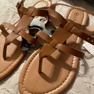 NWT Just Be sandals